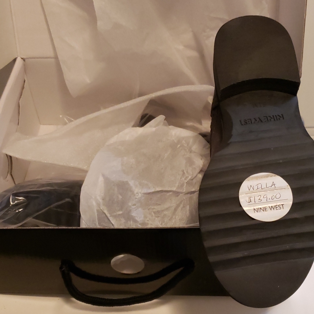 Boots - Picture 3 of 4